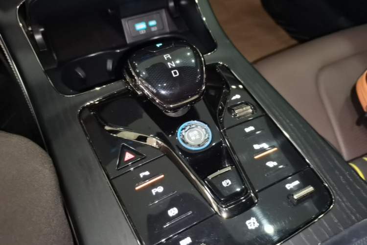 Used BYD Han 2022 EV Genesis Edition 715 km Front-Wheel-Drive Flagship Model Gear Lever