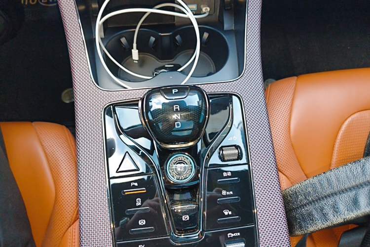 Used BYD Han 2022 DM-i 121KM Luxury Model Gear Lever