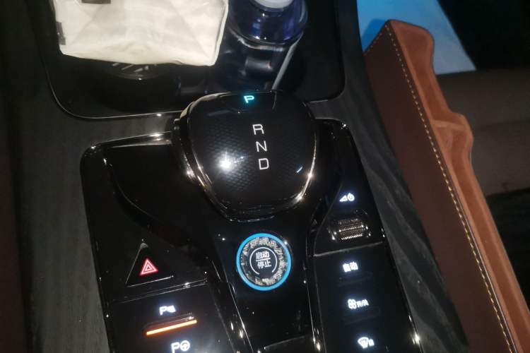 Used BYD Han 2022 EV Genesis Edition 610KM All-Wheel Drive Premium Model Gear Lever