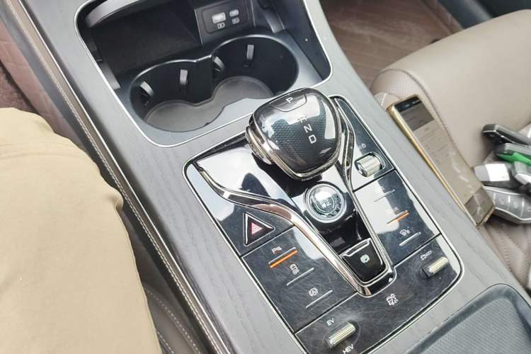 Used BYD Han 2022 DM-i 121KM Luxury Model Gear Lever