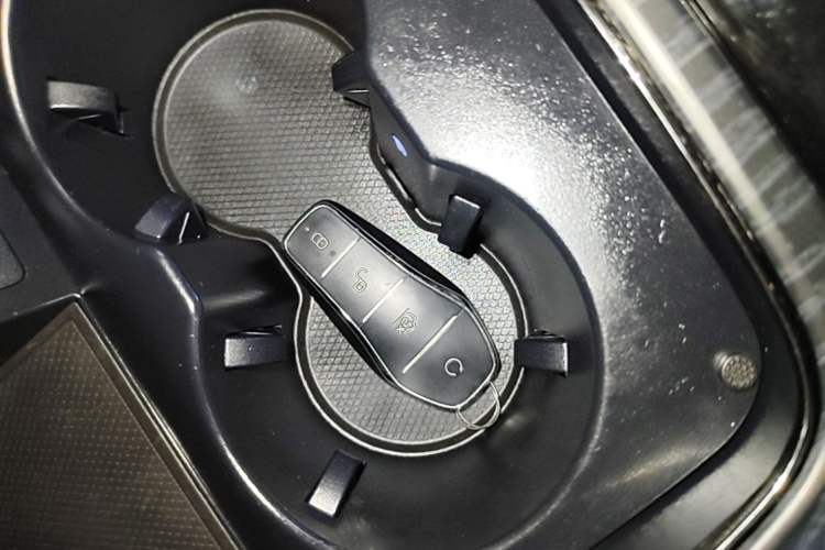 Used BYD Han 2022 EV Genesis Edition 715KM Front-Wheel-Drive Prestige Model Interior 1