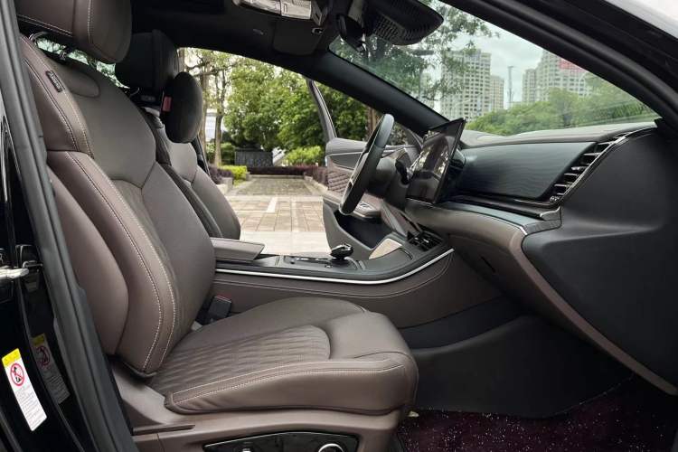Used BYD Han 2022 DM-i 121KM Prestige Model Interior 3
