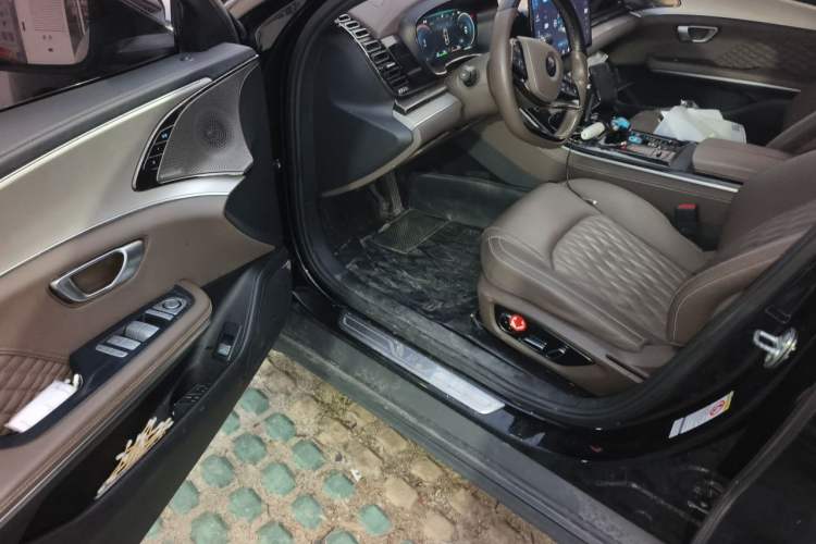 Used BYD Han 2022 DM-i 121KM Prestige Model Interior 3
