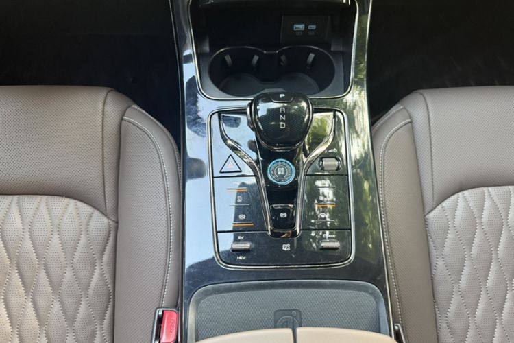 Used BYD Han 2022 DM-i 121KM Prestige Model Interior 4