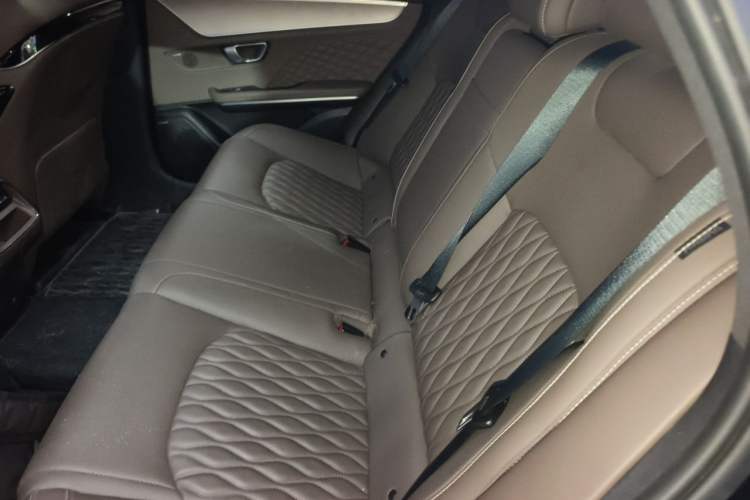 Used BYD Han 2022 DM-i 121KM Prestige Model Interior 4