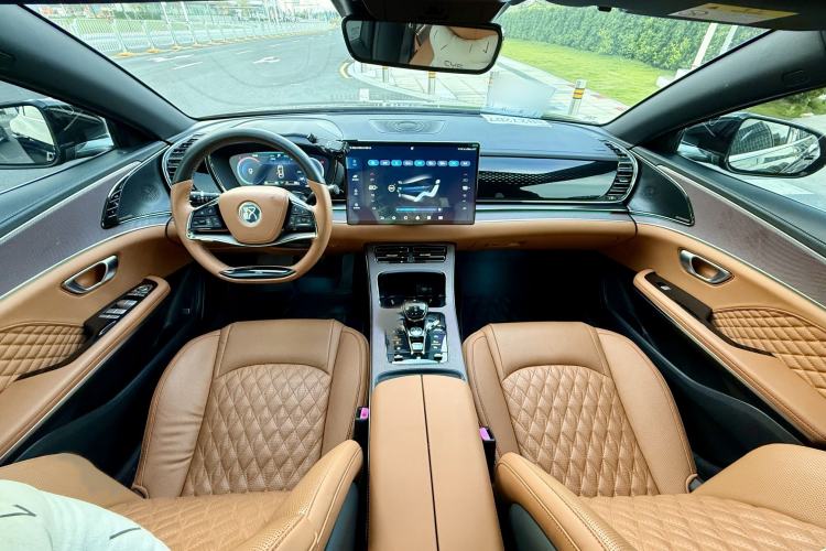 Used BYD Han 2022 DM-i 121KM Luxury Model Interior 4