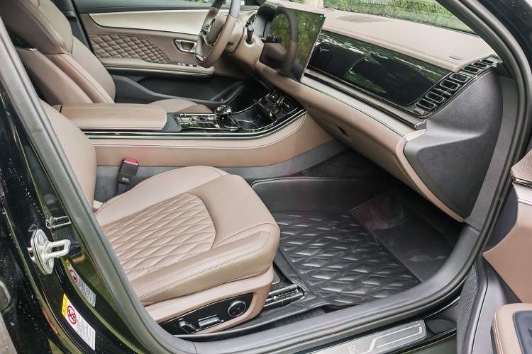 Used BYD Han 2022 DM-i 121KM Prestige Model Interior 5