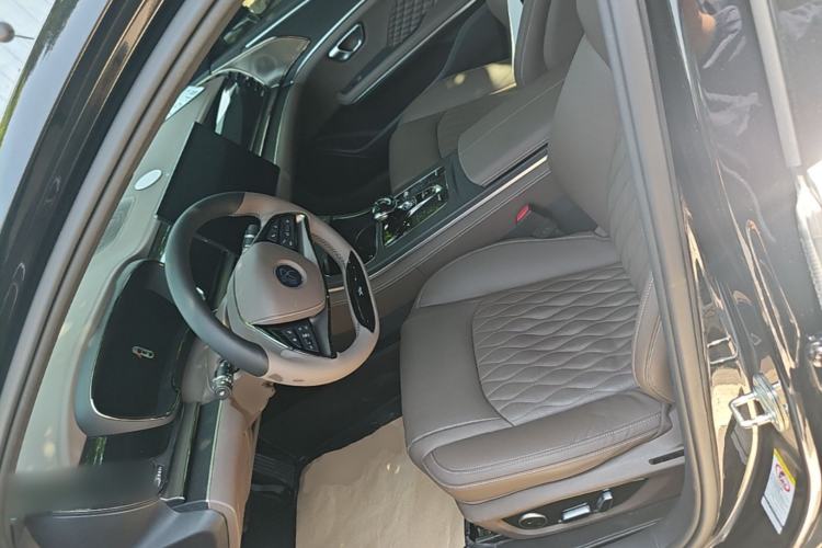 Used BYD Han 2022 EV Genesis Edition 610KM All-Wheel Drive Premium Model Left Front Seat
