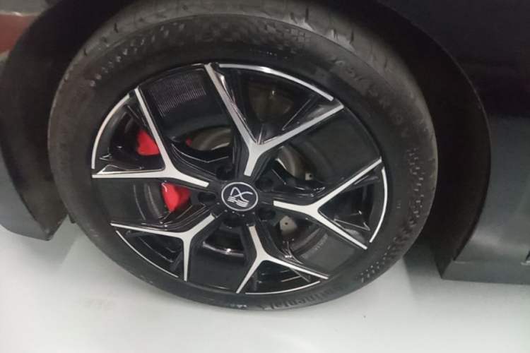 Used BYD Han 2022 EV Genesis Edition 715 km Front-Wheel-Drive Flagship Model Left Front Wheel Hub