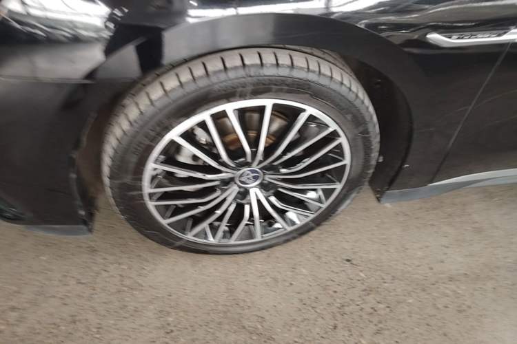 Used BYD Han 2022 DM-i 121KM Luxury Model Left Front Wheel Hub