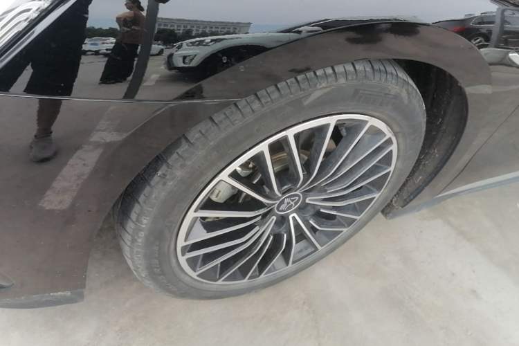 Used BYD Han 2022 DM-i 121KM Prestige Model Left Front Wheel Hub