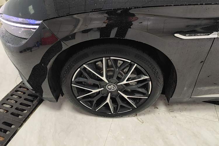 Used BYD Han 2022 EV Genesis Edition 610KM All-Wheel Drive Premium Model Left Front Wheel Hub