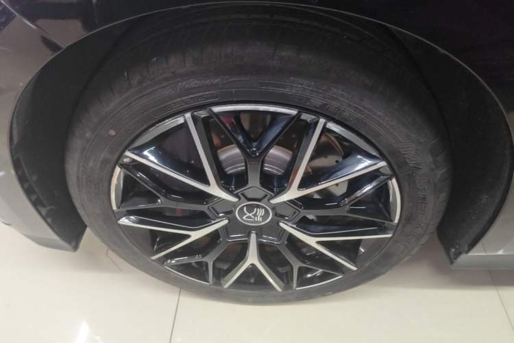 Used BYD Han 2022 EV Genesis Edition 610KM All-Wheel Drive Premium Model Left Front Wheel Hub