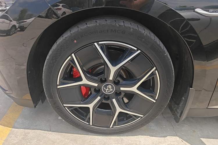 Used BYD Han 2022 EV Genesis Edition 715 km Front-Wheel-Drive Flagship Model Left Front Wheel Hub