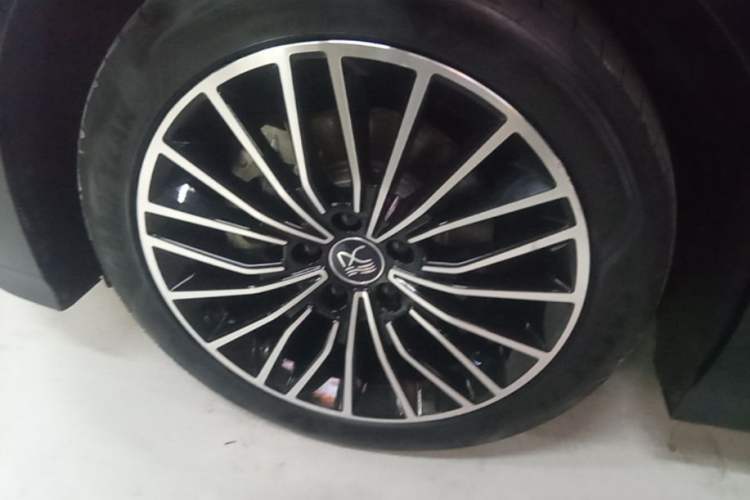 Used BYD Han 2022 DM-i 121KM Prestige Model Left Front Wheel Hub