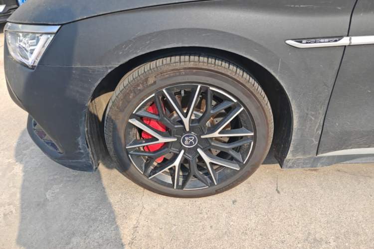 Used BYD Han 2022 DM-p 202km Four-Wheel Drive Flagship Model Left Front Wheel Hub
