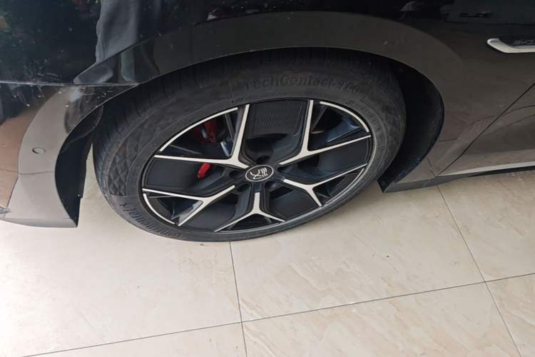 Used BYD Han 2022 DM-i 242km Flagship Model Left Front Wheel Hub