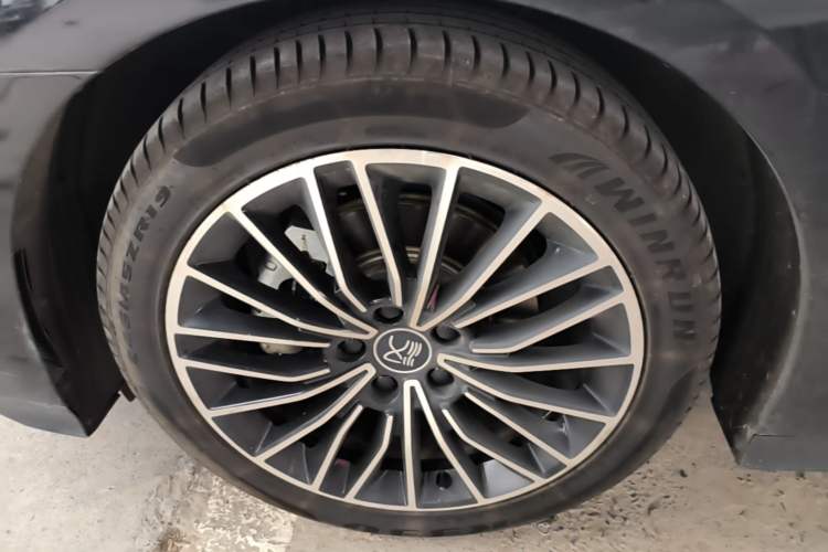 Used BYD Han 2022 DM-i 121KM Prestige Model Left Front Wheel Hub