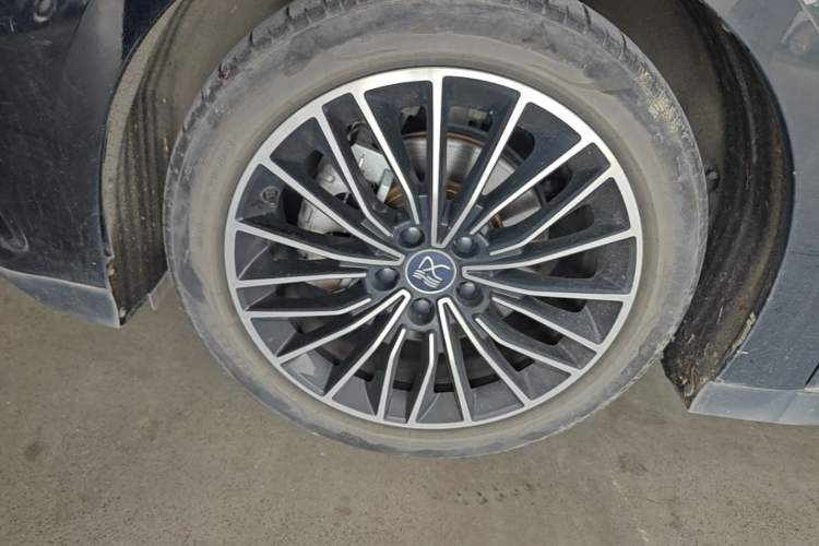 Used BYD Han 2022 DM-i 121KM Luxury Model Left Front Wheel Hub