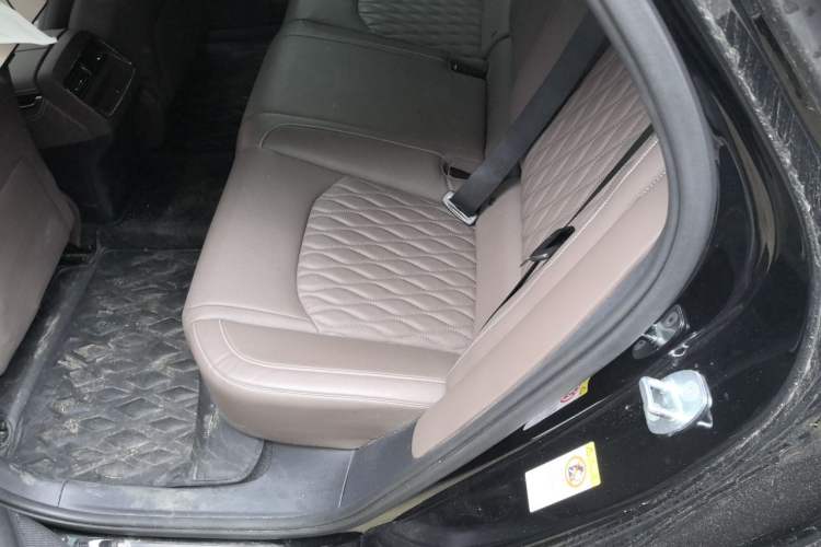 Used BYD Han 2022 DM-i 121KM Prestige Model Left Rear Seat