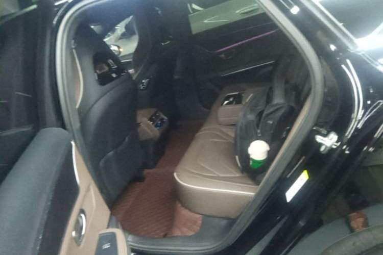Used BYD Han 2022 EV Genesis Edition 715 km Front-Wheel-Drive Flagship Model Left Rear Seat