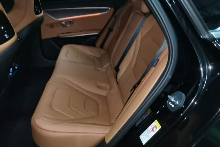 Used BYD Han 2022 DM-i 121KM Luxury Model Left Rear Seat