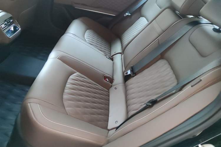 Used BYD Han 2022 DM-i 121KM Luxury Model Left Rear Seat