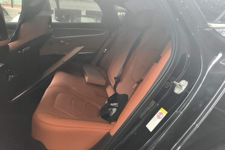 Used BYD Han 2022 EV Genesis Edition 715 km Front-Wheel-Drive Flagship Model Left Rear Seat