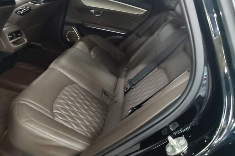 Used BYD Han 2022 EV Genesis Edition 715KM Front-Wheel-Drive Prestige Model Left Rear Seat