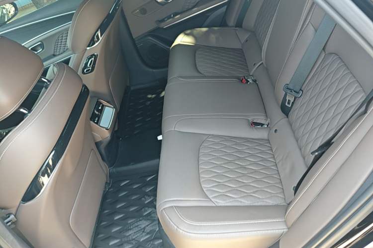 Used BYD Han 2022 EV Genesis Edition 610KM All-Wheel Drive Premium Model Left Rear Seat