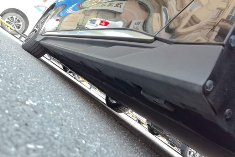 Used BYD Han 2022 EV Genesis Edition 610KM All-Wheel Drive Premium Model Left Side Sill
