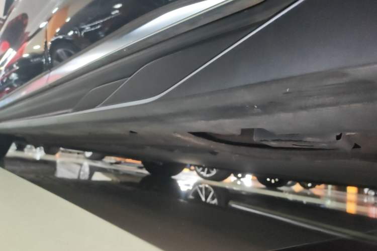 Used BYD Han 2022 EV Genesis Edition 610KM All-Wheel Drive Premium Model Left Side Sill
