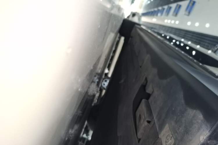 Used BYD Han 2022 EV Genesis Edition 715 km Front-Wheel-Drive Flagship Model Left Side Sill