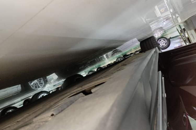 Used BYD Han 2022 EV Genesis Edition 610KM All-Wheel Drive Premium Model Left Side Sill