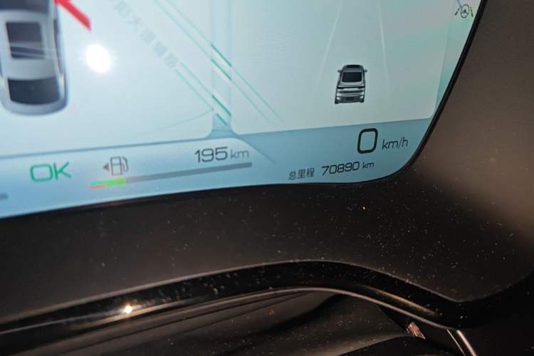 Used BYD Han 2022 DM-p 202km Four-Wheel Drive Flagship Model Odometer Close Up