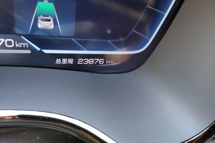Used BYD Han 2022 DM-i 121KM Prestige Model Odometer Close Up