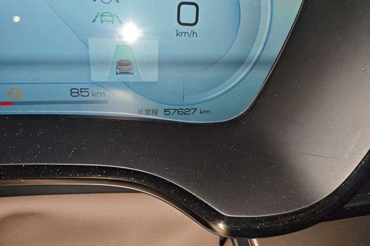 Used BYD Han 2022 DM-i 121KM Luxury Model Odometer Close Up