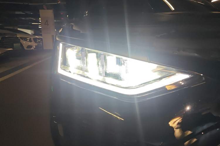 Used BYD Han 2022 DM-p 202km Four-Wheel Drive Flagship Model Right Front Headlight