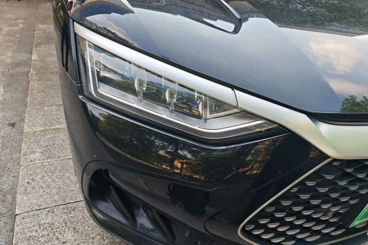 Used BYD Han 2022 DM-i 121KM Prestige Model Right Front Headlight