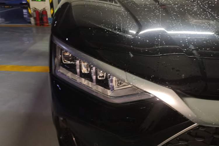Used BYD Han 2022 DM-i 121KM Luxury Model Right Front Headlight