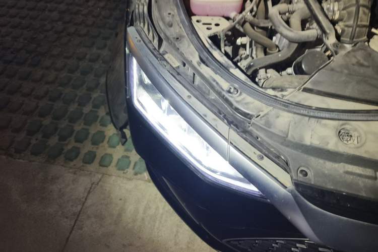Used BYD Han 2022 DM-i 121KM Prestige Model Right Front Headlight