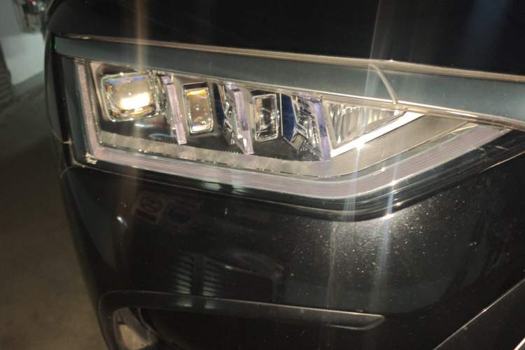 Used BYD Han 2022 DM-i 121KM Prestige Model Right Front Headlight