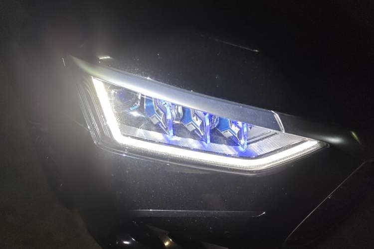 Used BYD Han 2022 DM-i 121KM Luxury Model Right Front Headlight