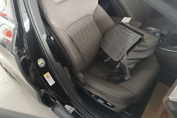 Used BYD Han 2022 EV Genesis Edition 715KM Front-Wheel-Drive Prestige Model Right Front Seat