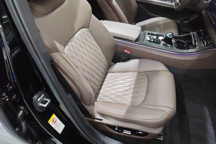 Used BYD Han 2022 DM-i 121KM Prestige Model Right Front Seat