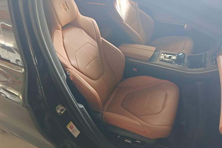 Used BYD Han 2022 DM-i 121KM Luxury Model Right Front Seat