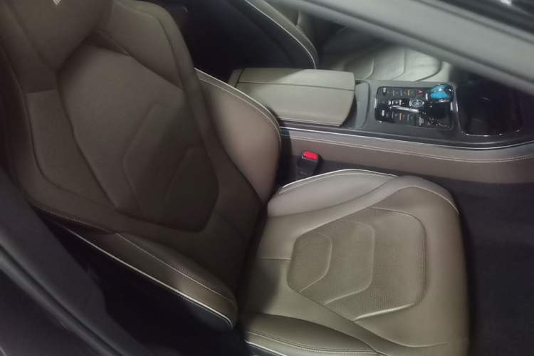 Used BYD Han 2022 EV Genesis Edition 610KM All-Wheel Drive Premium Model Right Front Seat
