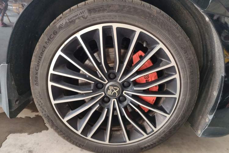 Used BYD Han 2022 DM-i 121KM Luxury Model Right Front Wheel Hub