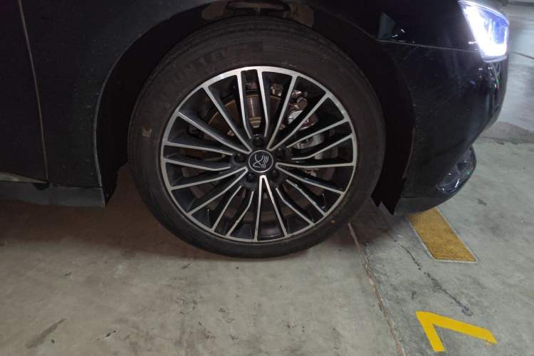 Used BYD Han 2022 DM-i 121KM Luxury Model Right Front Wheel Hub
