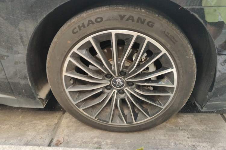 Used BYD Han 2022 DM-i 121KM Luxury Model Right Front Wheel Hub